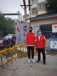 市文旅集團一線戰(zhàn)“疫”之：“帥飛了”組合秒變“救火勇士”，“暖心”大白全心全意為居民服務